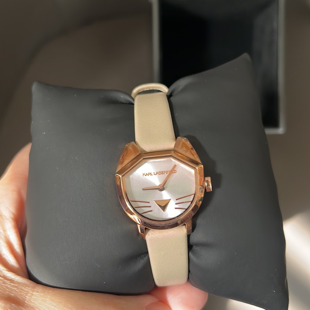 Karl Lagerfeld Cat Face watch new
